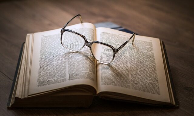 Gdzie można kupić tanie podręczniki szkolne?