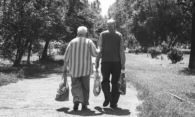 Dlaczego jest istotne aby wiedzieć jaka jest długość możliwego spadania z systemem powstrzymywania spadania? Dlaczego jest istotne aby wiedzieć jaka jest długość możliwego spadania z systemem powstrzymywania spadania?