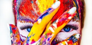 Kiedy dziecko powinno podnosić głowę?