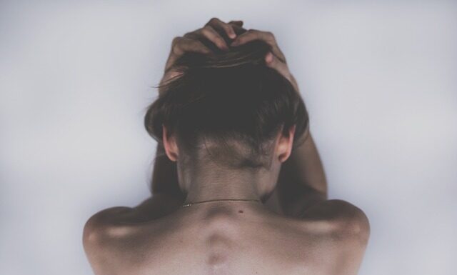 Jak nosić dziecko aby odciążyć kręgosłup?