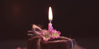 Jak przystroić świeczkę komunijna?