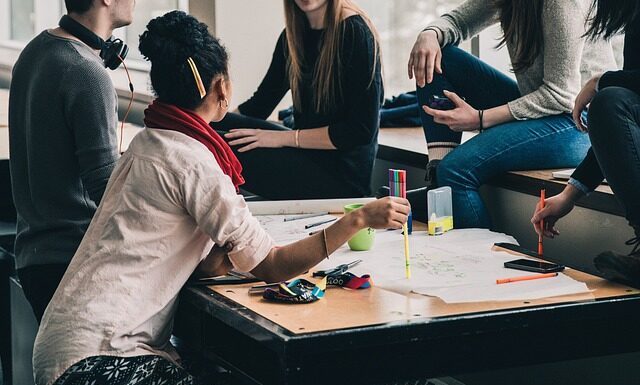 Ile powinno mówić roczne dziecko?