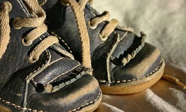 Jak nauczyć dziecko szeroko otwierać buzię? Jak nauczyć dziecko szeroko otwierać buzię?