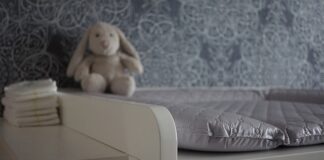 Jak się przewija chłopca?