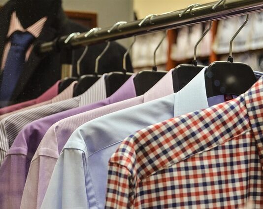 Kiedy najlepiej kupować walizki?