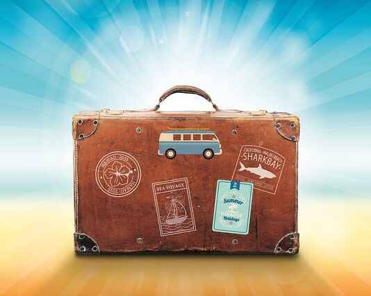 Czy bagaż rejestrowany musi być na kółkach?