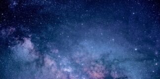 Jaka planetą krąży wokół Ziemi? Jaka planetą krąży wokół Ziemi?