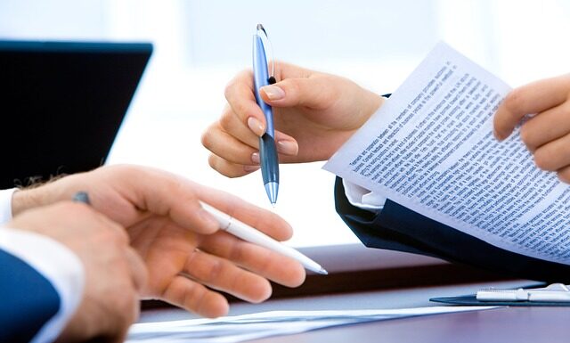 Jak układać dokumenty w teczce? Jak układać dokumenty w teczce?