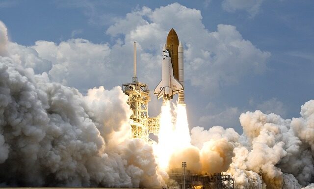 Jak mierzy się długość możliwego spadania z zastosowaniem systemu powstrzymywania spadania?