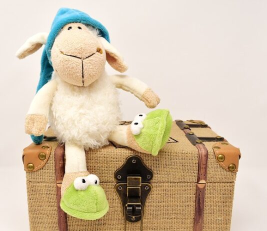 Jak założyć śpiochy noworodkowi? Jak założyć śpiochy noworodkowi?