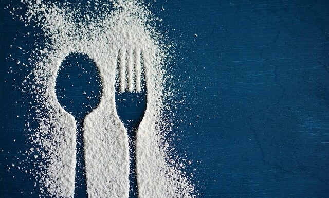 Jakie sztućce dla 2 latka?