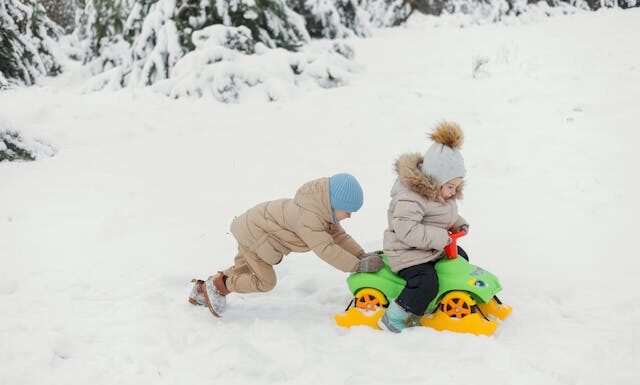 Buty zimowe dla dzieci – jak je wybrać? Buty zimowe dla dzieci