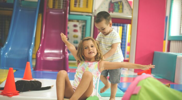 Znaczenie motoryki dużej i małej w rozwoju dziecka Znaczenie motoryki dużej i małej w rozwoju dziecka